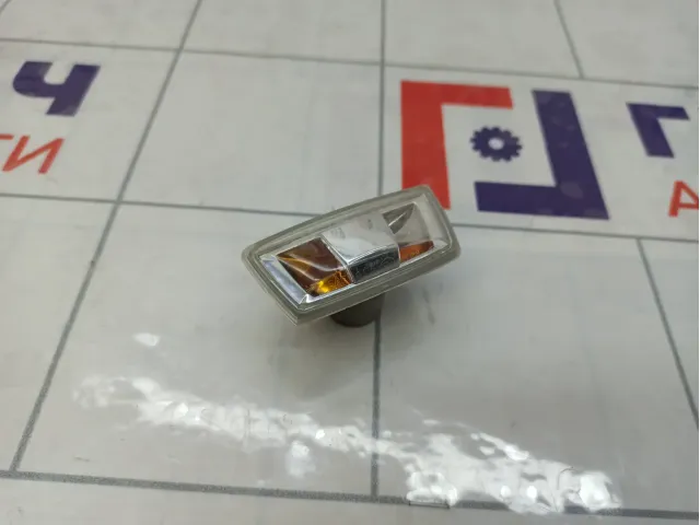 Повторитель на крыло Chevrolet Cruze 13252455