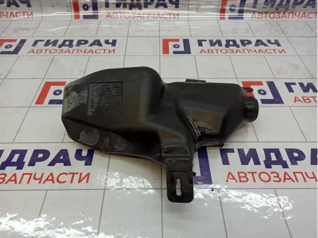 Бачок омывателя стекла Chevrolet Cruze 13260579