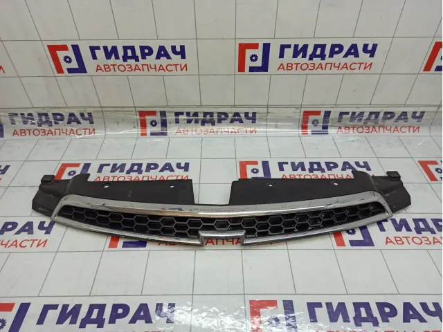 Решетка радиатора Chevrolet Cruze 95931767