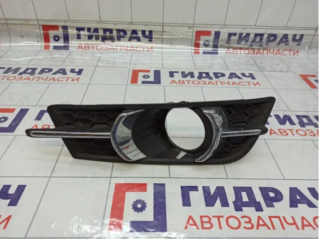 Рамка противотуманной фары правая Chevrolet Cruze 95980709