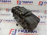Кронштейн крепления аккумулятора (АКБ) Chevrolet Cruze 13354419