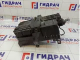 Кронштейн крепления аккумулятора (АКБ) Chevrolet Cruze 13354419