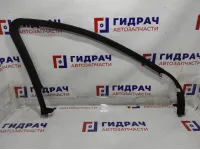 Накладка двери передней левой Chevrolet Cruze 95942850. Внутренняя на рамку стекла.