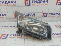 Фара правая Chevrolet Cruze 95137776. Мелкие царапины, сломано крепление.