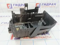 Крепление АКБ Chevrolet Cruze 13354419.