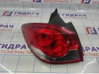 Фонарь задний левый Chevrolet Cruze 95127056. Дефект.