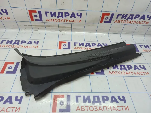 Решетка стеклооч. (планка под лобовое стекло) правая Chevrolet Cruze 95023020.