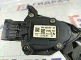 Педаль газа Chevrolet Cruze 13252702