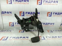 Педаль тормоза Chevrolet Cruze 13331972