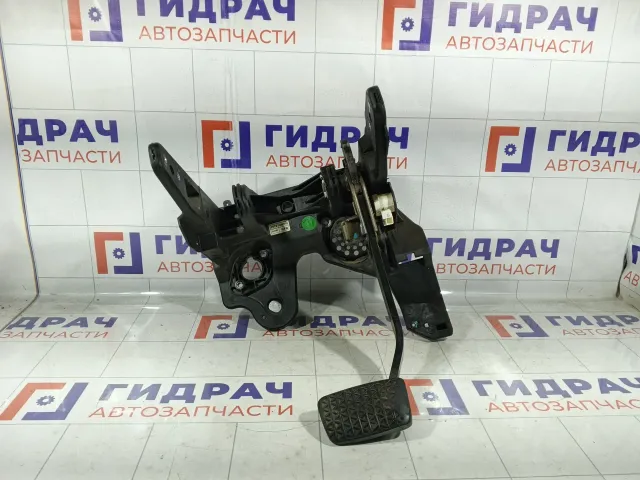 Педаль тормоза Chevrolet Cruze 13331972