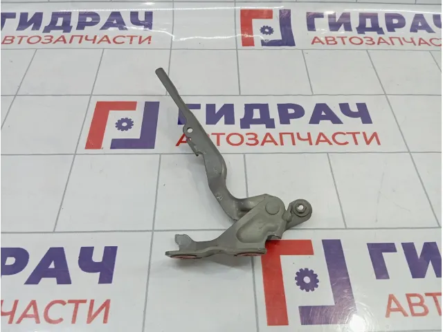 Петля капота левая Chevrolet Cruze 95406038