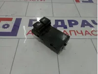 Блок управления стеклоподъемниками Chevrolet Cruze 95974336