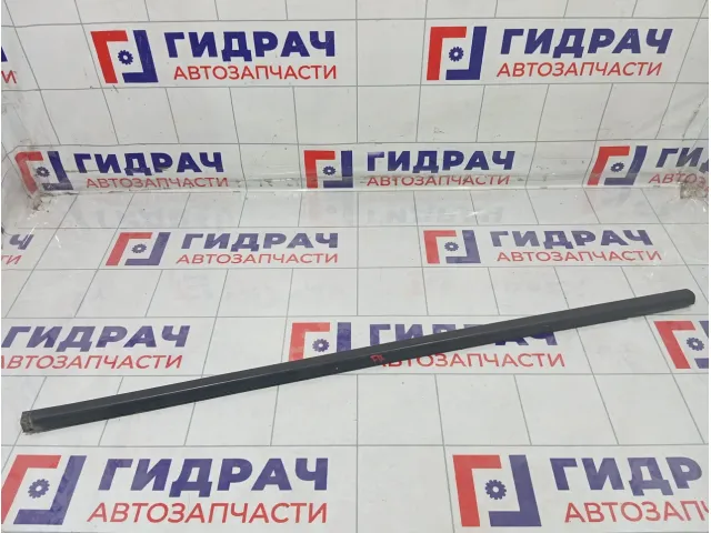 Накладка стекла переднего правого Chevrolet Cruze 95040060