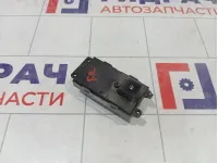 Кнопка стеклоподъемника Chevrolet Cruze 13305370