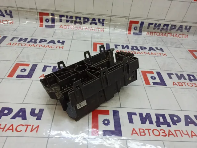 Корпус блока предохранителей Chevrolet Cruze 95963459