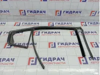 Уплотнитель стекла двери задней правой Chevrolet Cruze 42490957