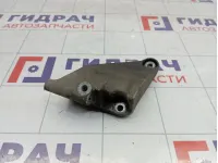 Кронштейн генератора Chevrolet Cruze 96352142