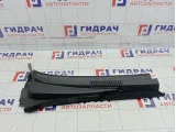 Решетка под лобовое стекло (Жабо) правая Chevrolet Cruze 95130243