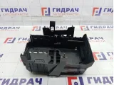 Кронштейн крепления аккумулятора (АКБ) Chevrolet Cruze 13354419