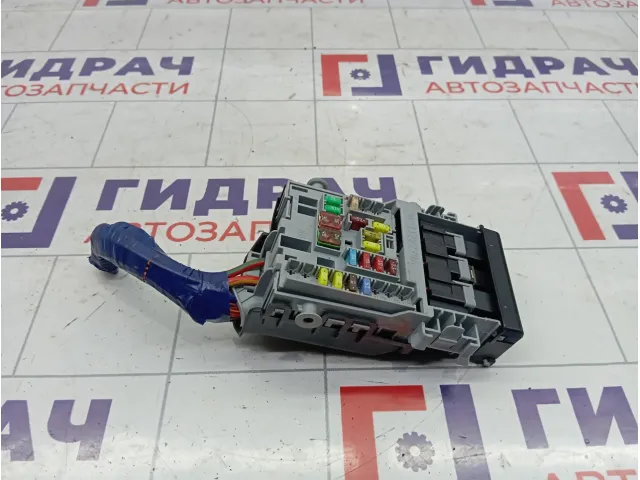 Блок предохранителей Chevrolet Cruze 13222786