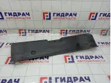 Обшивка багажника на заднюю панель Chevrolet Cruze 95225627
