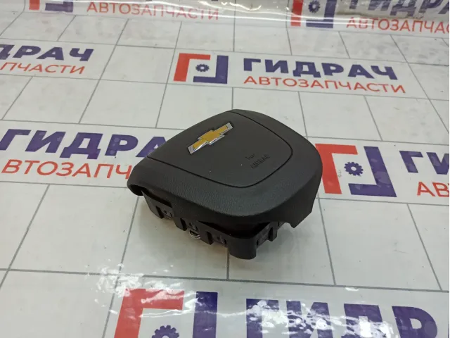 Подушка безопасности в рулевое колесо Chevrolet Cruze 13286903