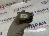 Моторчик заслонки отопителя (печки) Chevrolet Cruze 13372986