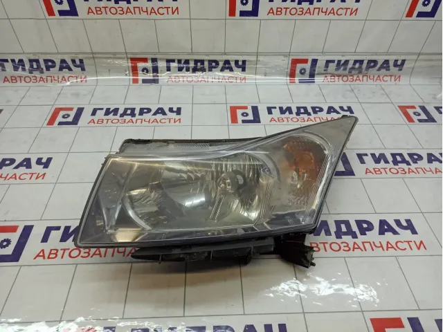 Фара левая Chevrolet Cruze 95137791