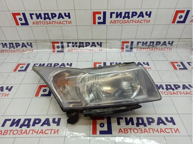 Фара правая Chevrolet Cruze 42371138