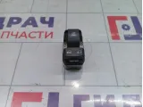 Кнопка стеклоподъемника передняя правая Chevrolet Epica  96645327