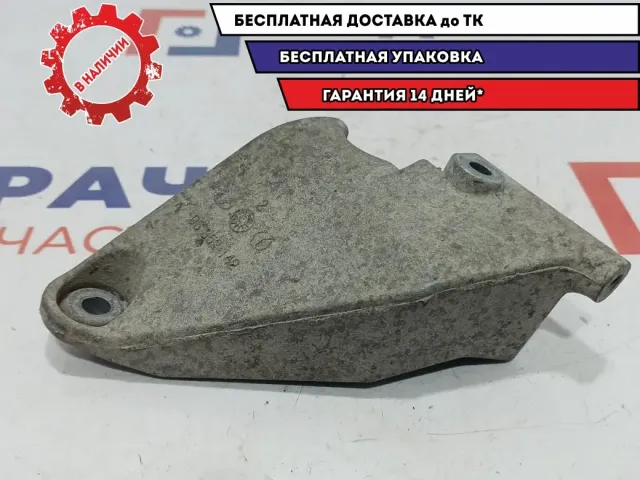 Кронштейн генератора нижний Chevrolet Lacetti 96352142.