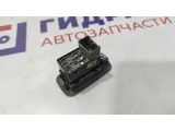 Кнопка стеклоподъемника Chevrolet Lacetti 96417454. Дефект. Приклеена к накладке.