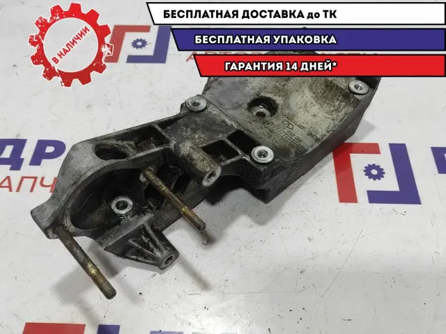 Кронштейн компрессора кондиционера Chevrolet Lacetti 96352822.