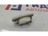 Повторитель на крыло белый Chevrolet Lacetti 96337460.