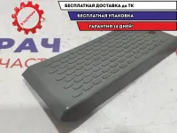 Накладка декоративная под ногу Chevrolet Lacetti 96556940. Сломаны крепления.