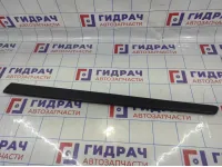 Молдинг передней левой двери Chevrolet Spark 96657019. Сломаны крепления.