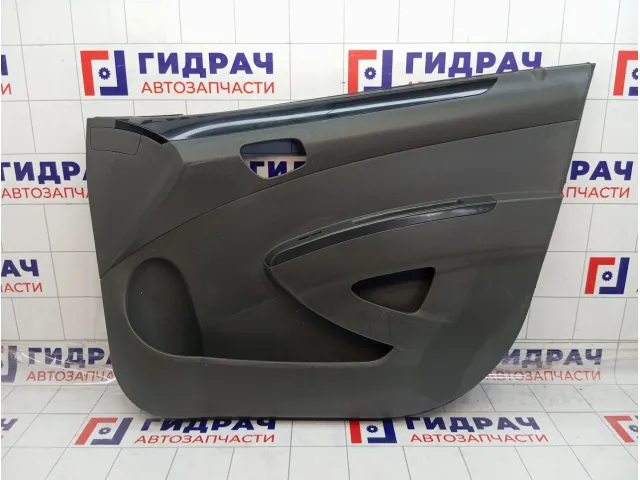 Обшивка двери передней правой Chevrolet Spark