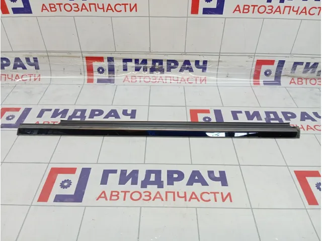 Накладка стекла наружная задняя левая Chevrolet Spark 95228888
