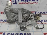 Механизм подъема двери багажника Chevrolet Tahoe (GMT900)