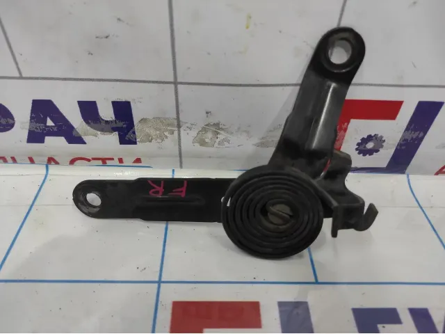 Амортизатор капота правый Chevrolet Tahoe (GMT900)