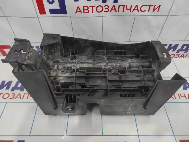 Корпус блока предохранителей Chevrolet Tahoe (GMT900)