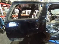 Крыло заднее правое Chevrolet Tahoe (GMT900)