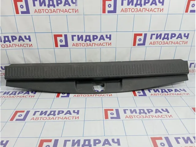 Обшивка багажника на заднюю панель Chevrolet Tahoe (GMT900) 15931760