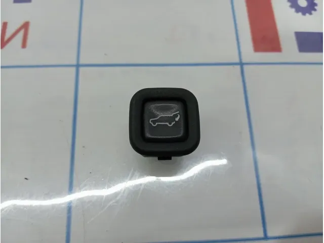 Кнопка открывания багажника Chevrolet Tahoe (GMT900) 15211504