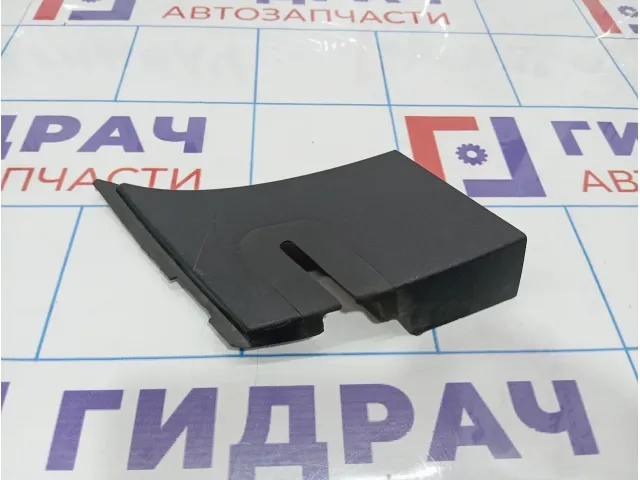 Накладка лобового стекла правая Chevrolet Tahoe (GMT900) 25820730