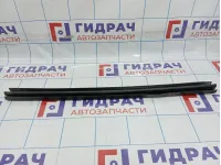 Уплотнитель стекла заднего правого внутренний Chevrolet Tahoe (GMT900) 22832144