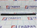 Уплотнитель стекла переднего правого внутренний Chevrolet Tahoe (GMT900) 22832142