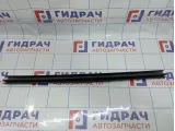 Уплотнитель стекла переднего правого внутренний Chevrolet Tahoe (GMT900) 22832142