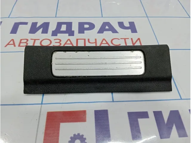 Накладка порога внутренняя задняя правая Chevrolet Tahoe (GMT900) 15873286