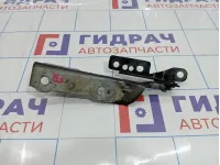 Петля капота правая Chevrolet Tahoe (GMT900) 15942146